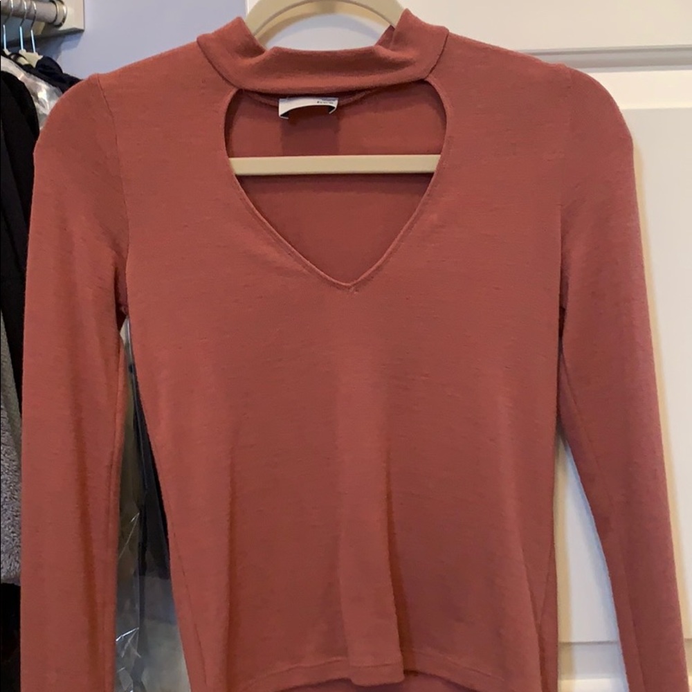 Cropped long sleeve with open neck